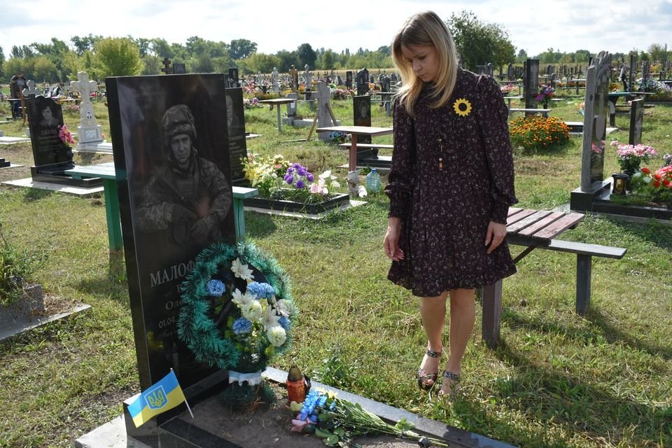У Конотопі вшанували пам'ять загиблих захисників України+ФОТО, фото-4 У Конотопі вшанували пам'ять загиблих захисників України+ФОТО, фото-4