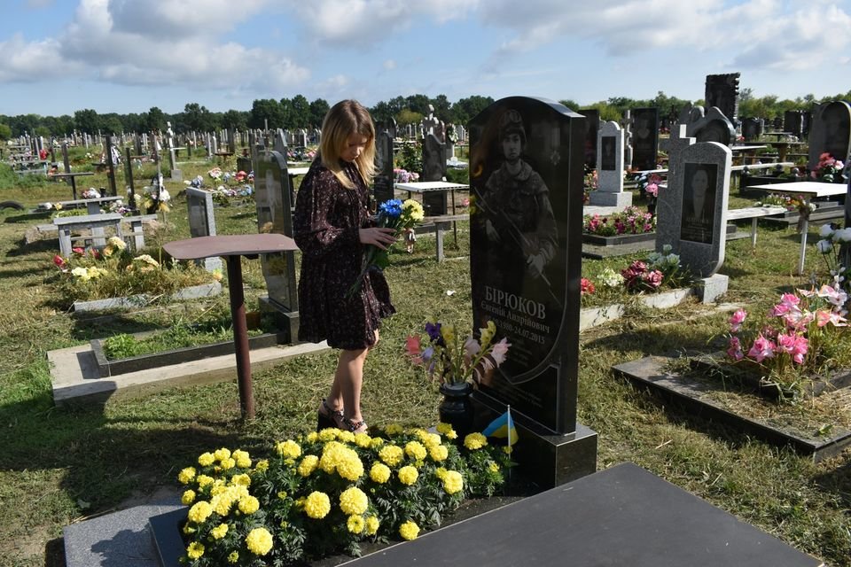 У Конотопі вшанували пам'ять загиблих захисників України+ФОТО, фото-6 У Конотопі вшанували пам'ять загиблих захисників України+ФОТО, фото-6