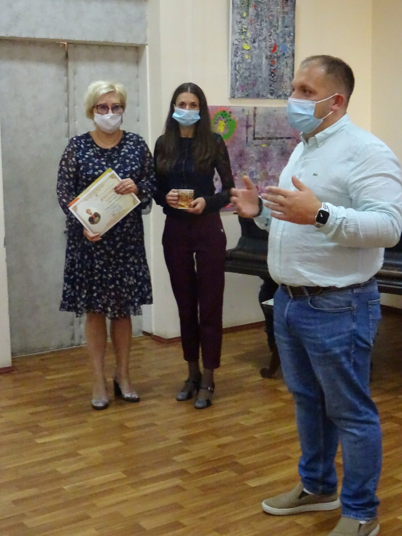 Художники-учасники пленеру "Барви Малевича" подарували свої..., фото-1 Художники-учасники пленеру "Барви Малевича" подарували свої роботи міському музею, фото-1