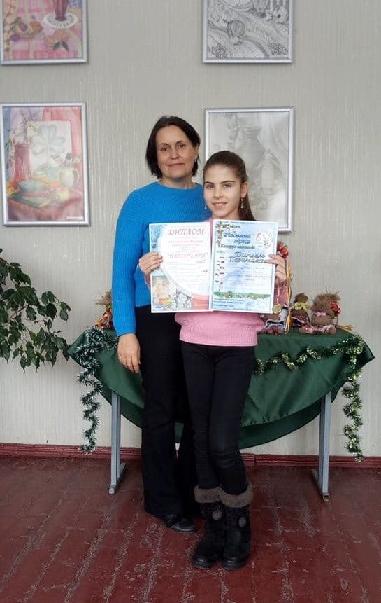 Юні конотопські художниці перемогли на всеукраїнському конк..., фото-1 Юні конотопські художниці перемогли на всеукраїнському конкурсі "Різдвяна зірка", фото-1