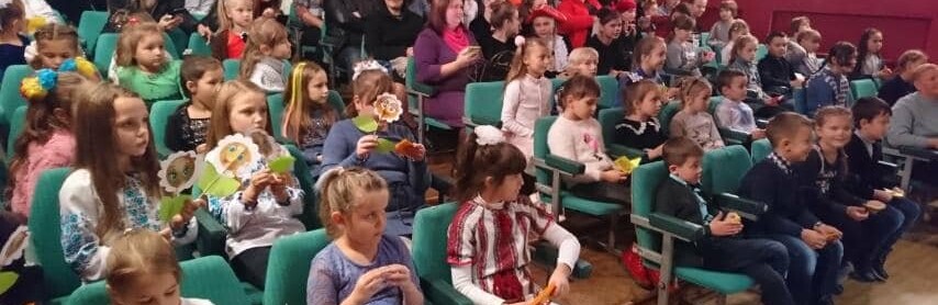 У Конотопській дитячій школі мистецтв провели посвяту У Конотопській дитячій школі мистецтв провели посвяту