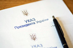 Директор одного з конотопських дитсадків тепер заслужений працівник... Директор одного з конотопських дитсадків тепер заслужений працівник освіти